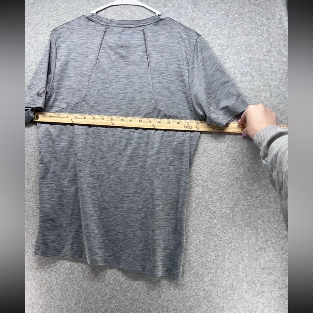 Asics Men's Short Sleeve Tee in Heathered Gray - Picture 6 of 8